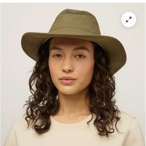 Famous Tilley Airflo LTM6 size  7 1/8Outdoor Adventure Hat